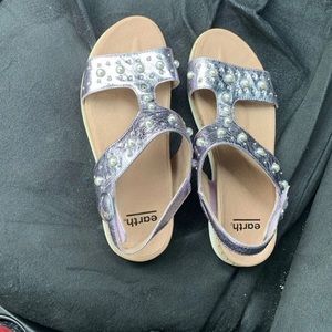 Earth summer sandals